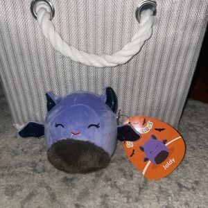 Joldy the Bat Squishmallow